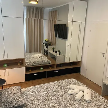 Luxury In Center * Бухарест