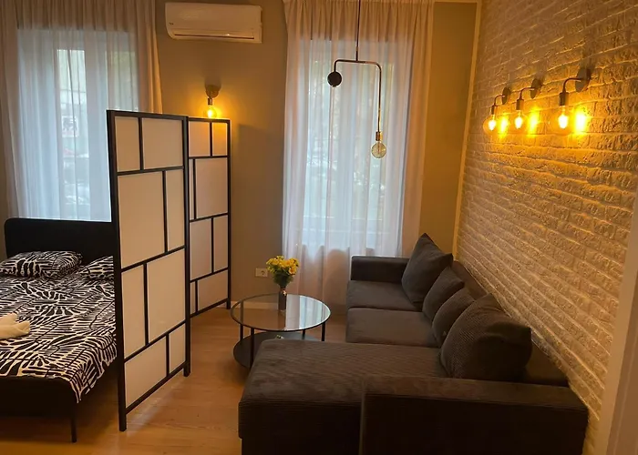 Luxury In Center Apartment *